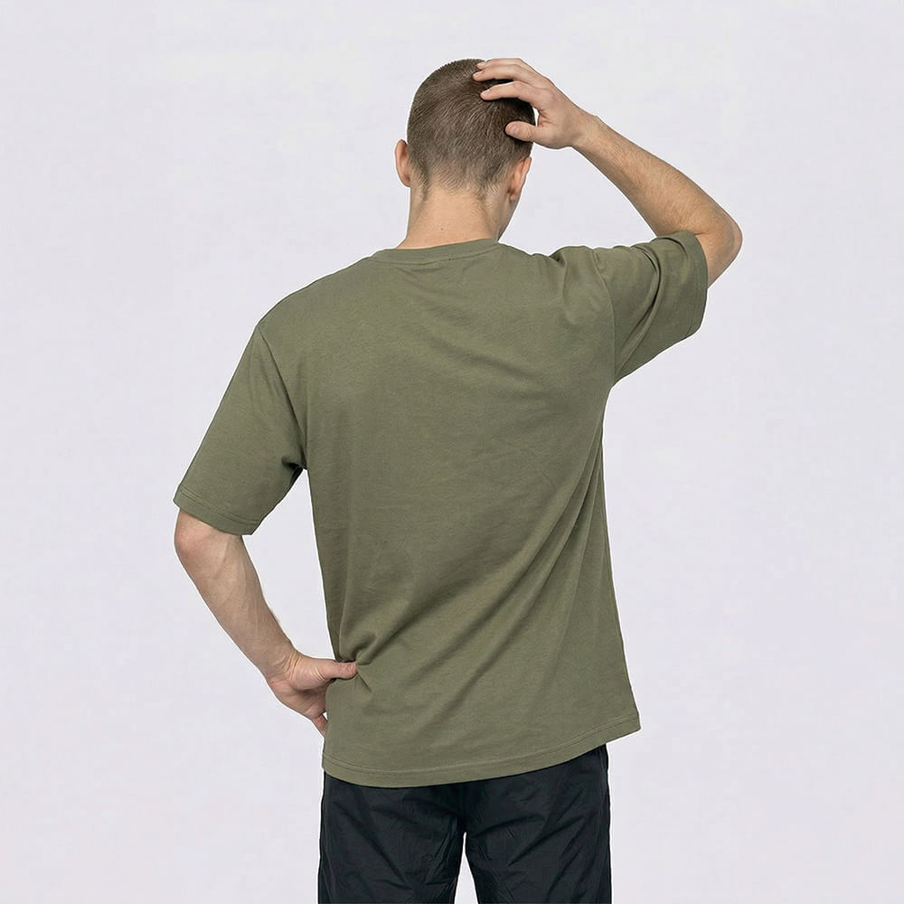 REMERA HOMBRE ESTAMPADA - BRAND TEE — imagen 3