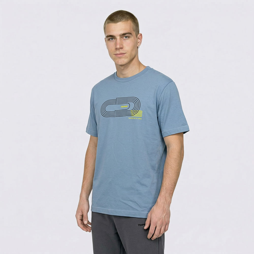 REMERA HOMBRE ESTAMPADA - PISTA